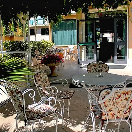 Hotel Saturno